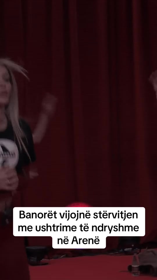banoret_vijojne_stervitjen_me_ushtrime_te_ndryshme_ne_arene
