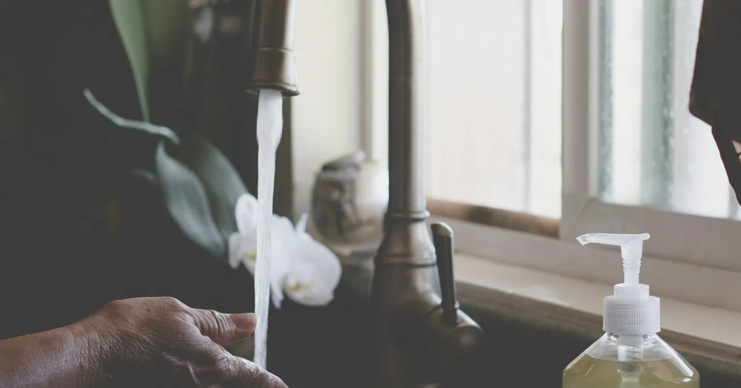 Couple experiencing frustration over unequal responsibilities, highlighting weaponized incompetence in relationships