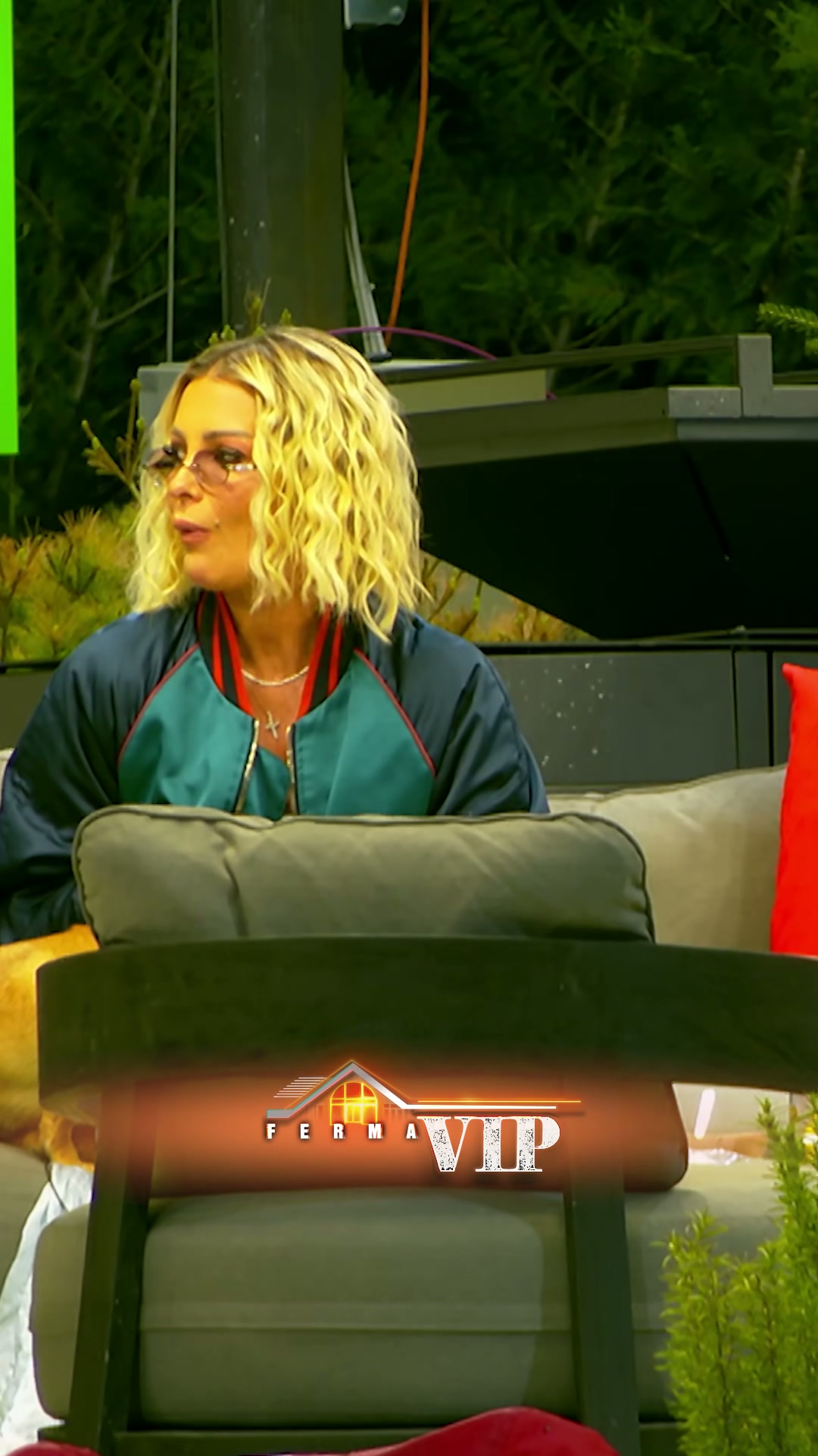 Reagimi i Malborës ndaj Ofendimeve të Akilit: Një Skenë nga Ferma VIP Albania - screenshot 1