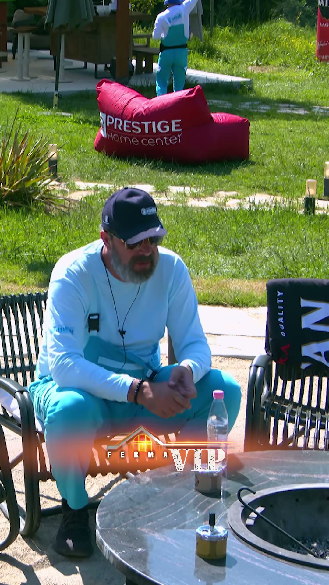 Romiri Thumbon: Ajo e Hedh Kunjin në Bisedën e Ferma VIP Albania - screenshot 1