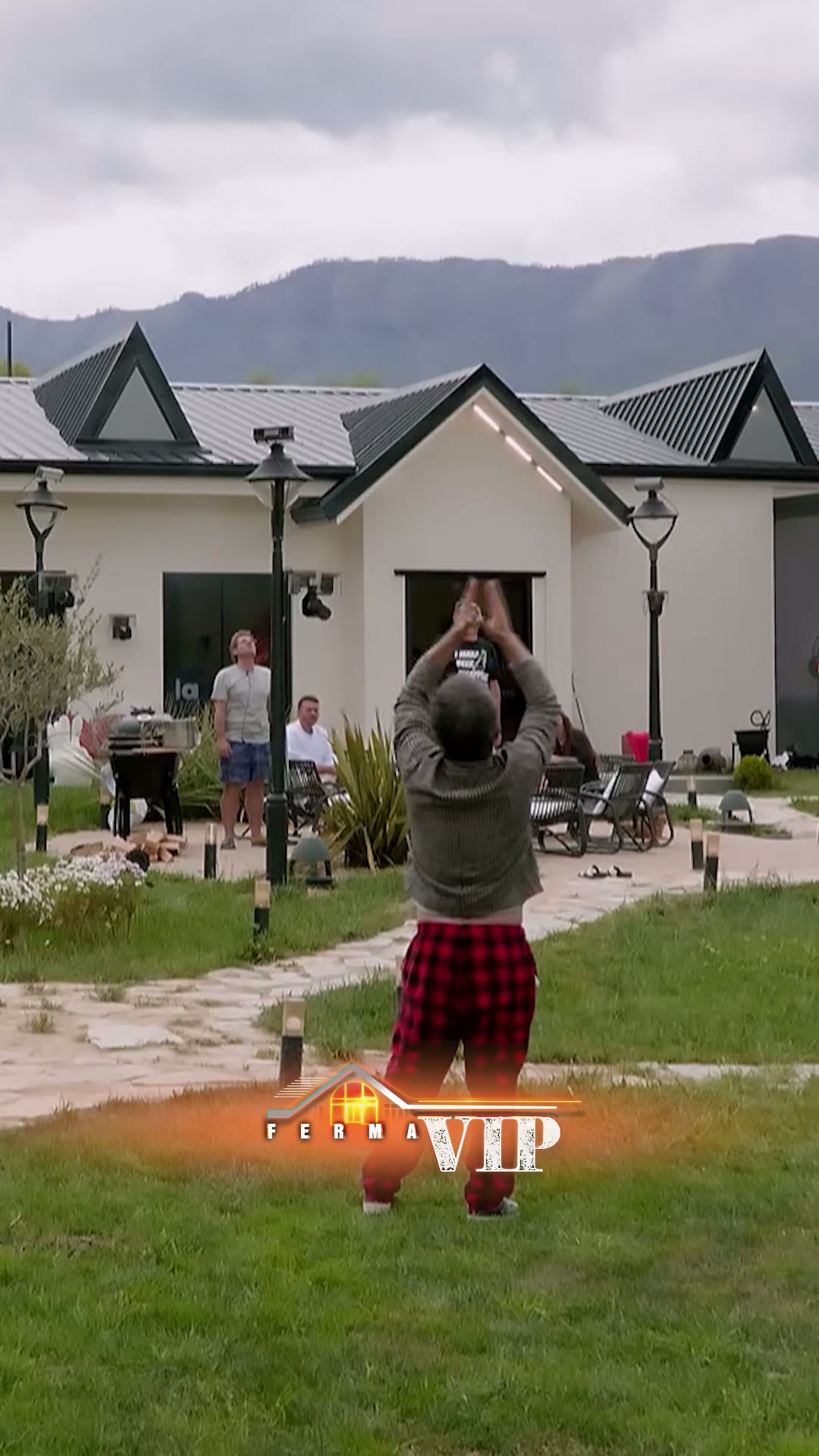 Droni Surprizë për Klodin në Ferma VIP Albania - Një Ditëlindje Poshtruar - screenshot 1