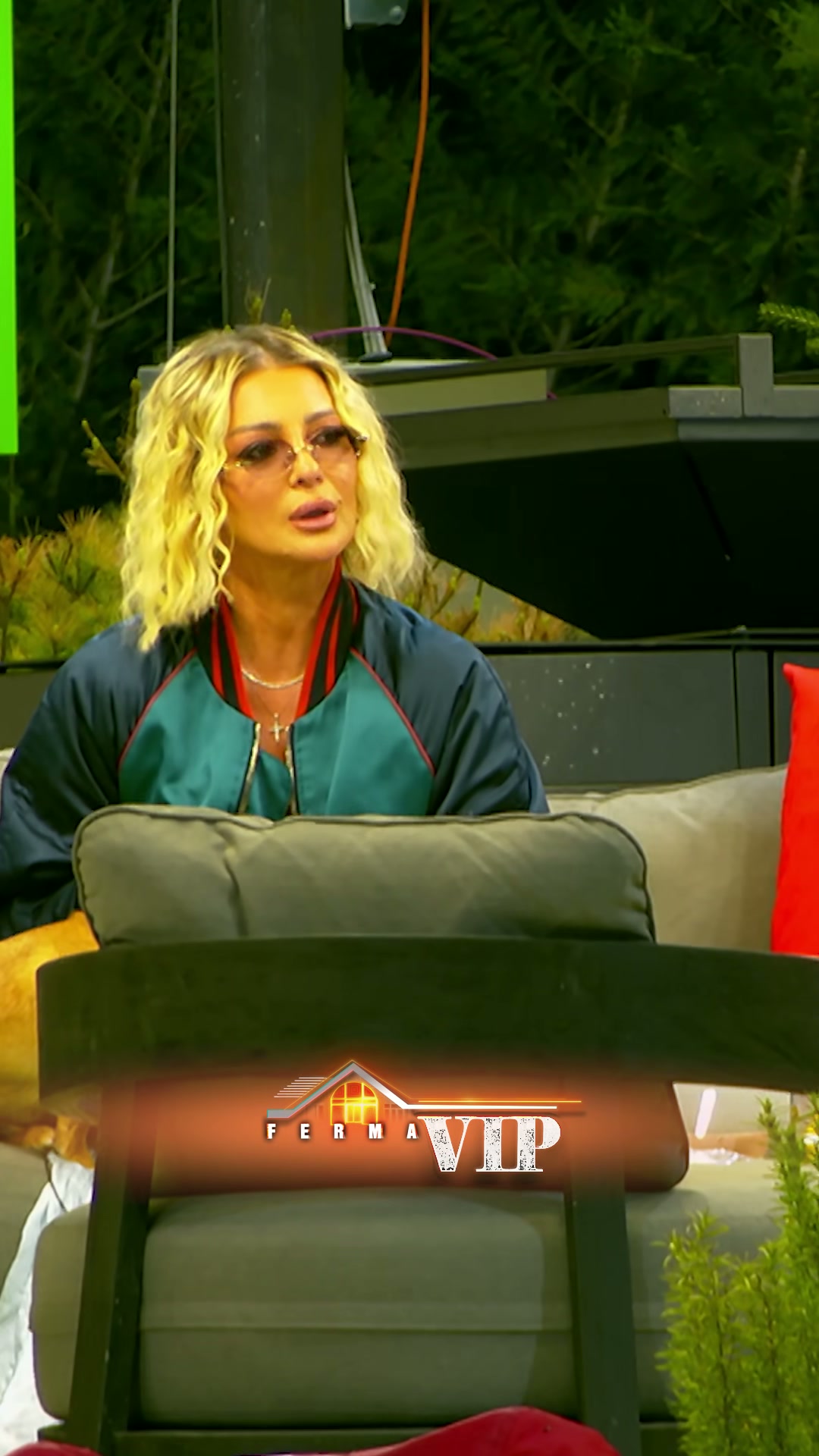 Reagimi i Malborës ndaj Ofendimeve të Akilit: Një Skenë nga Ferma VIP Albania - screenshot 2