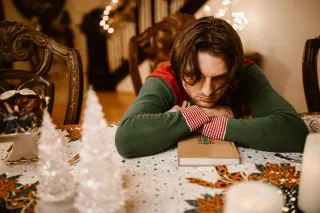 Individual experiencing nostalgia while reflecting on missing an ex during changing seasons