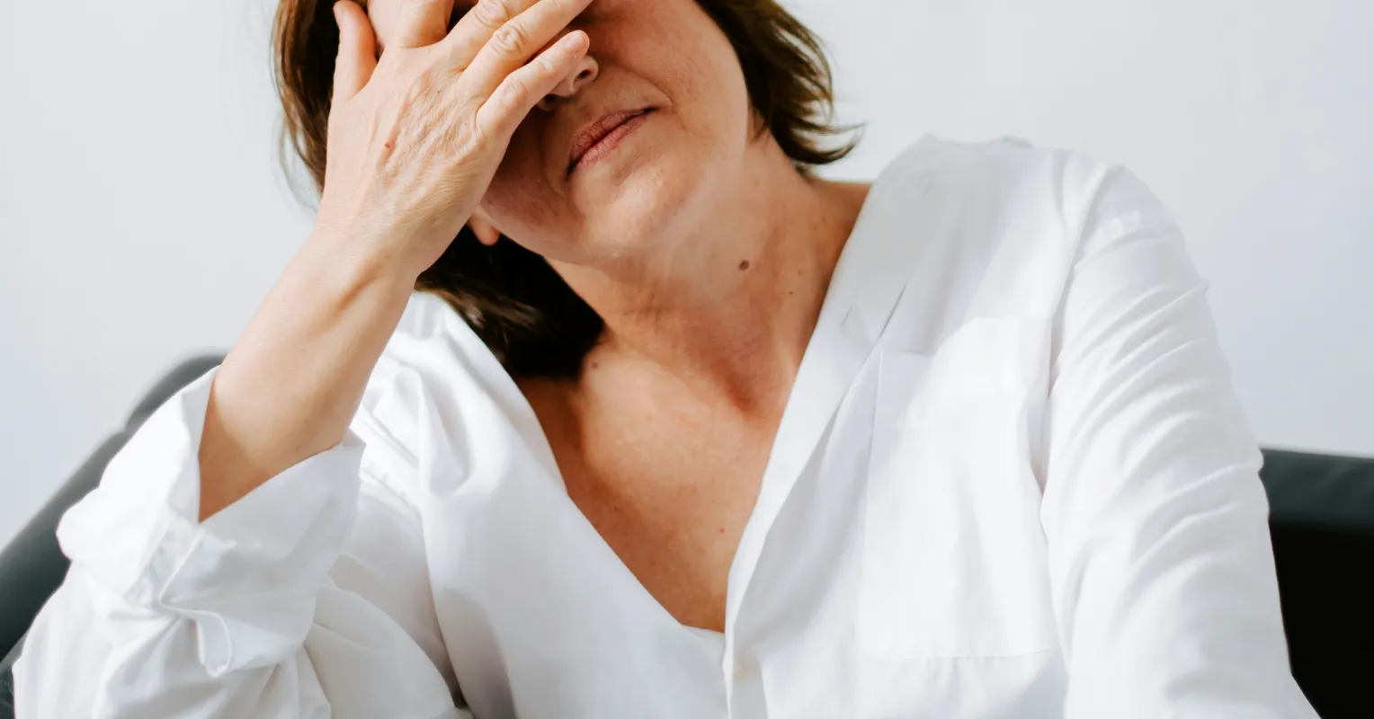 Individual feeling overlooked while maintaining politeness in complex relationship signals