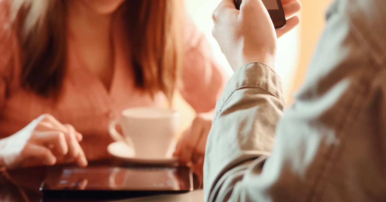 Couple experiencing confusion while interpreting mixed signals in their relationship