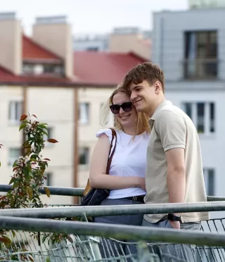 Young adult analyzing parent's body language towards their partner's behavior