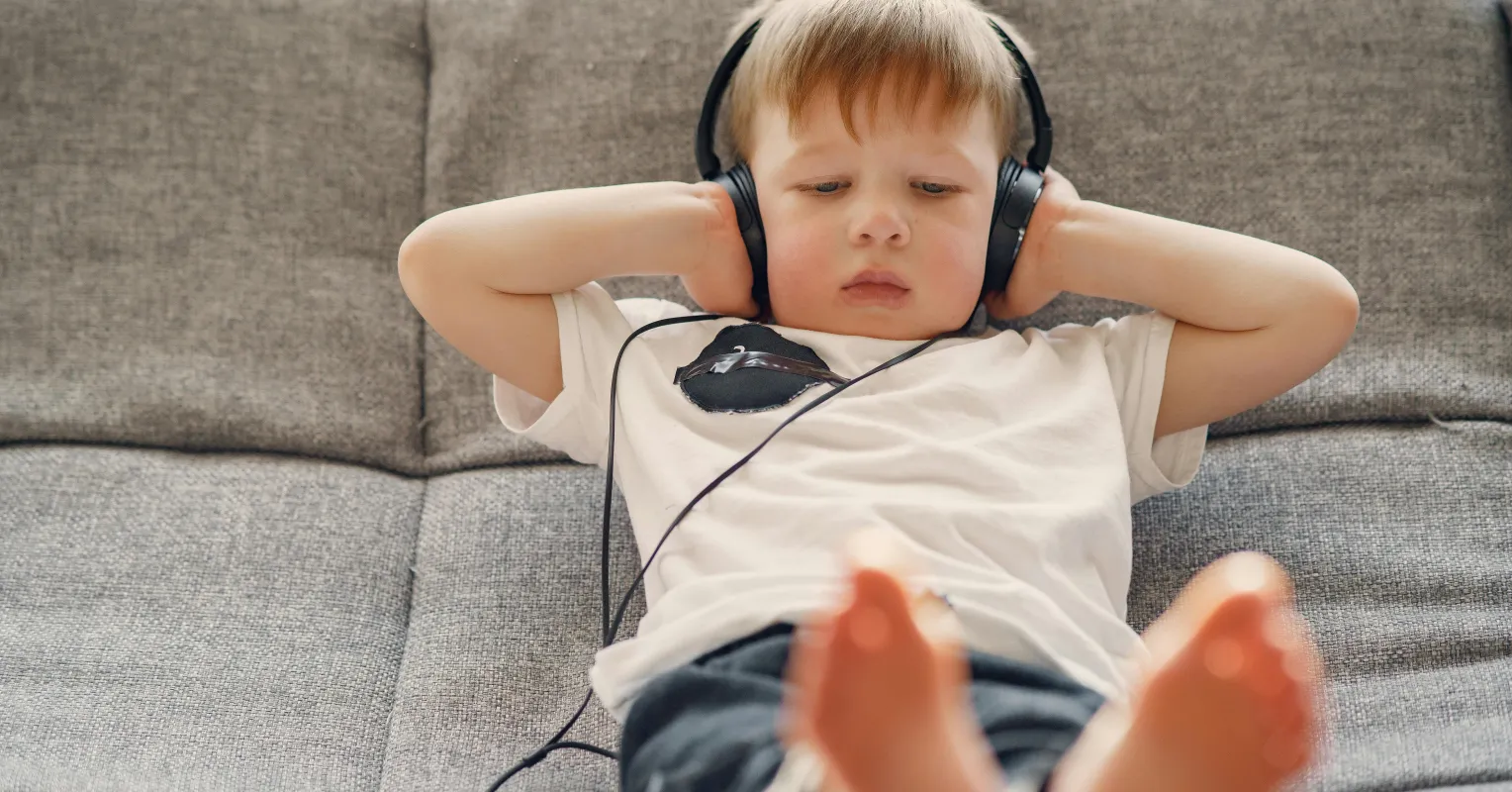 Child daydreaming about parents happily reuniting after divorce, exploring emotional signals