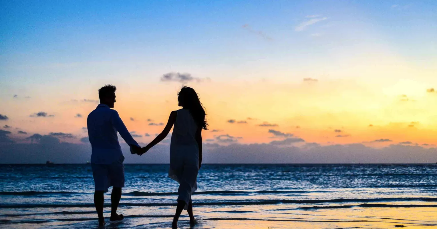 Individual contemplating the challenges of dating uncertainty and mixed relationship signals