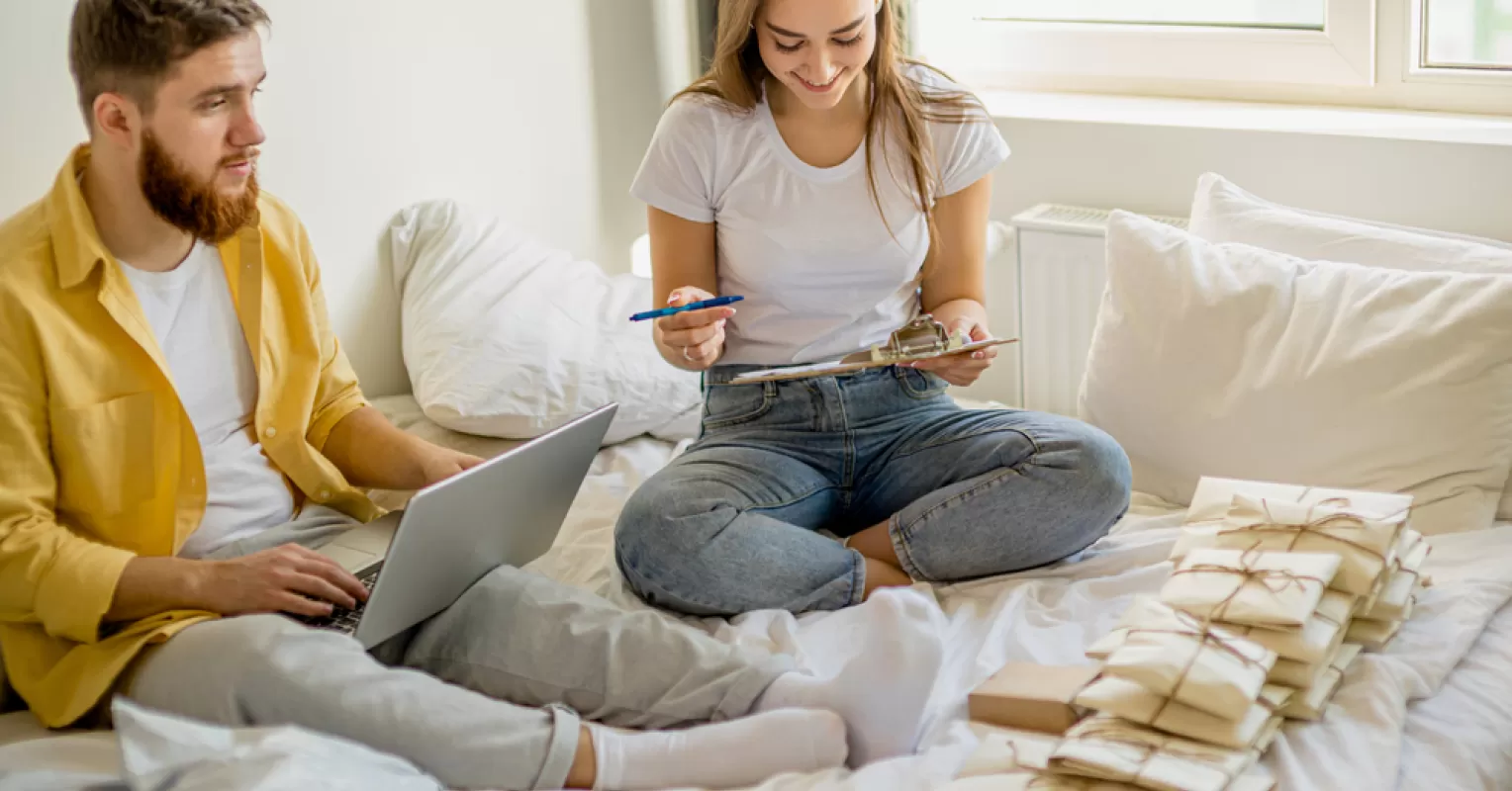 A couple discussing wedding preferences, highlighting anxiety in their relationship signals