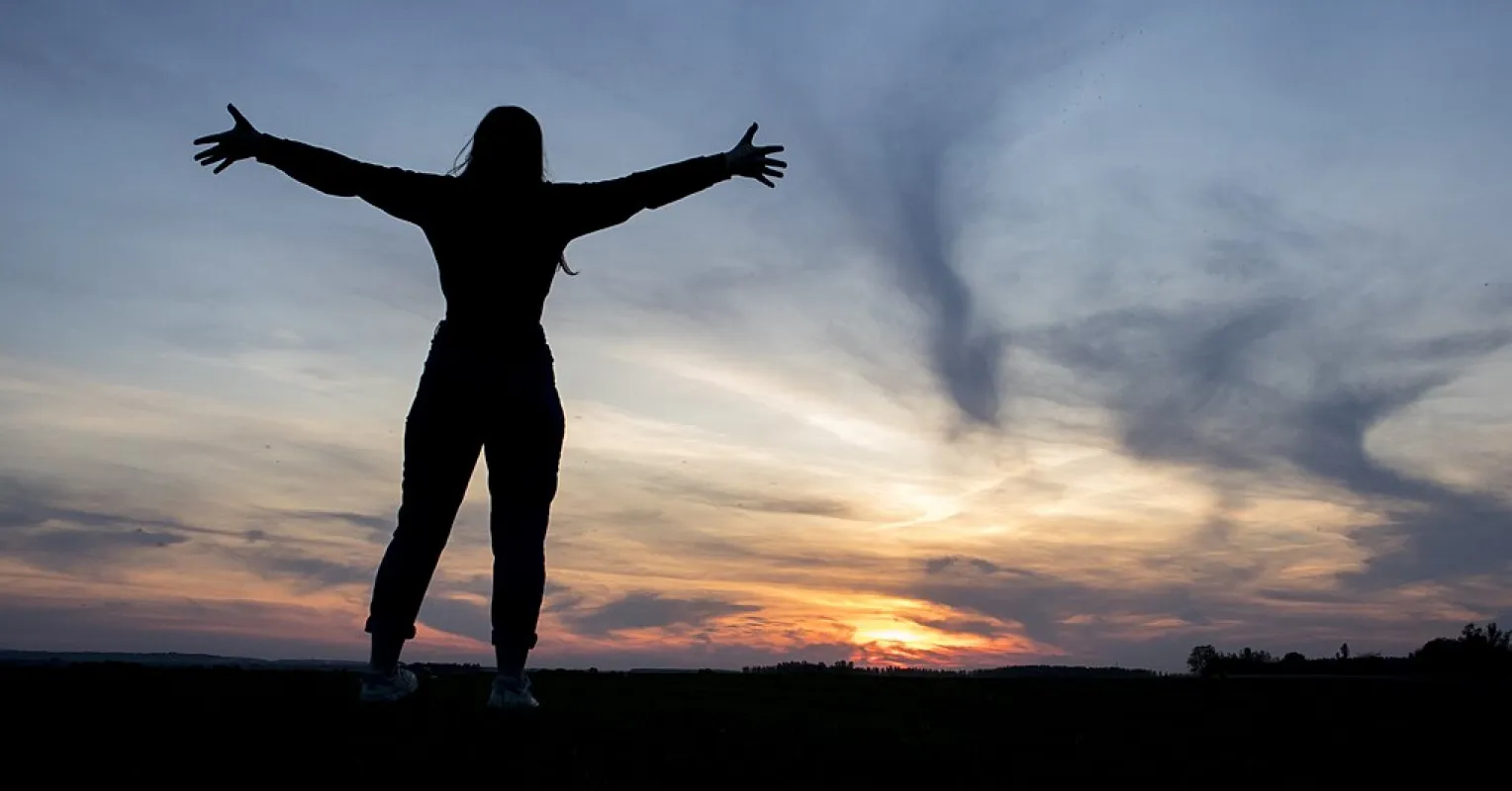 Person reflecting on uncertainty in a relationship connected to i constantly feel anxious when my partner doesnt text