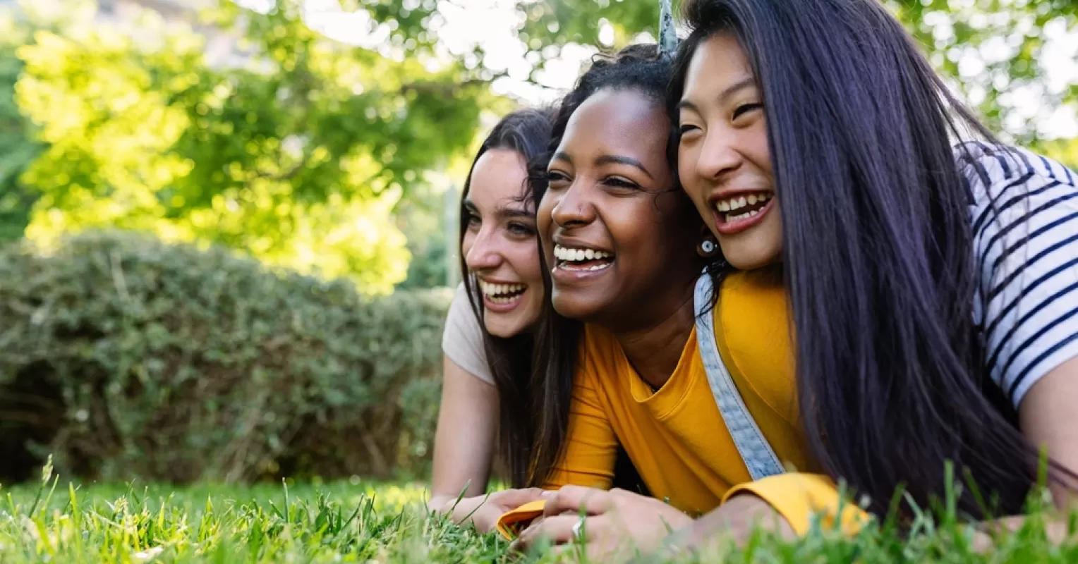 Person reflecting on emotional behavior and meaning connected to how to identify if my inner circle is supportive