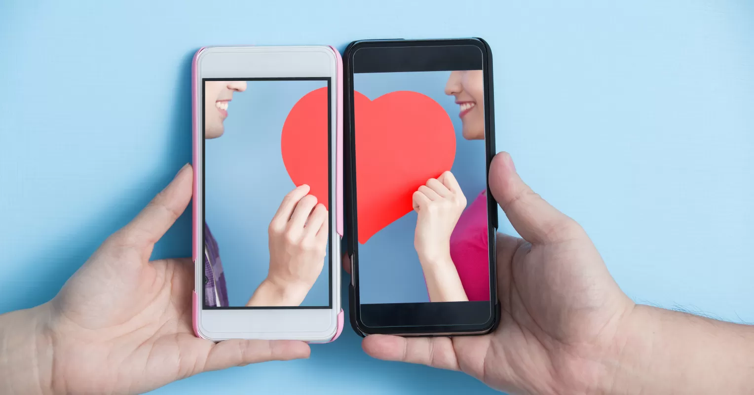 Couple discussing personal feelings while exploring digisexuality and relationship signals