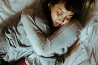 Adult discussing childhood experiences and their impact on relationship signals