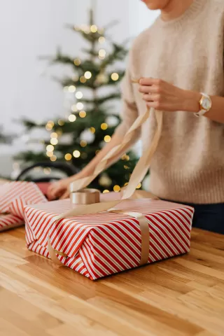 Couple discussing feelings about holiday preparations, highlighting relationship signals of avoidance