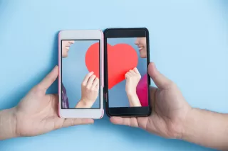 Couple openly discussing their feelings about digisexuality and relationship signals