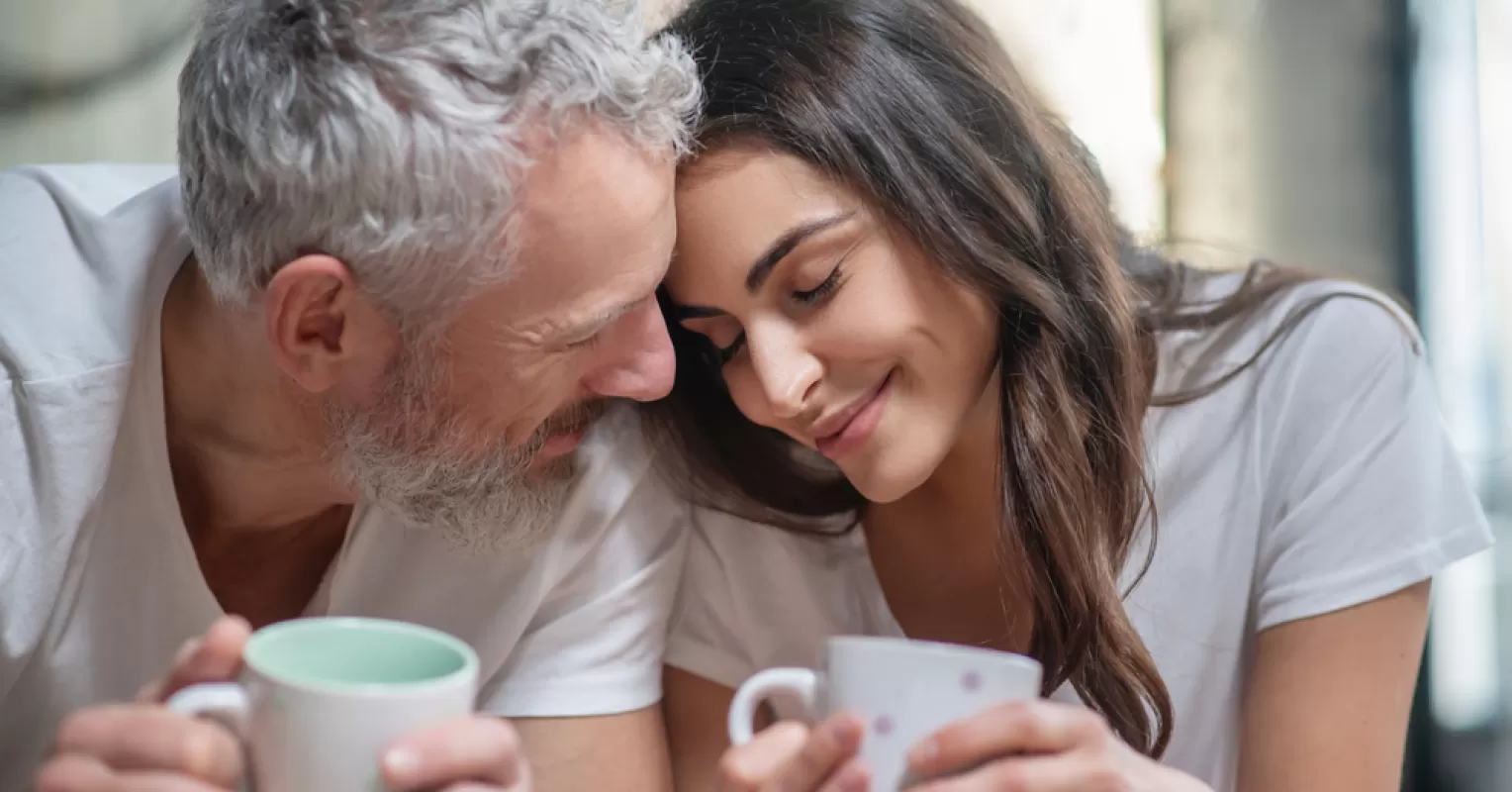Couple discussing emotional concerns related to their age gap in relationships