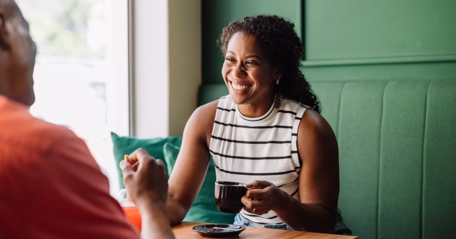 A couple discussing their feelings, illustrating what it means to be emotionally mature in relationships