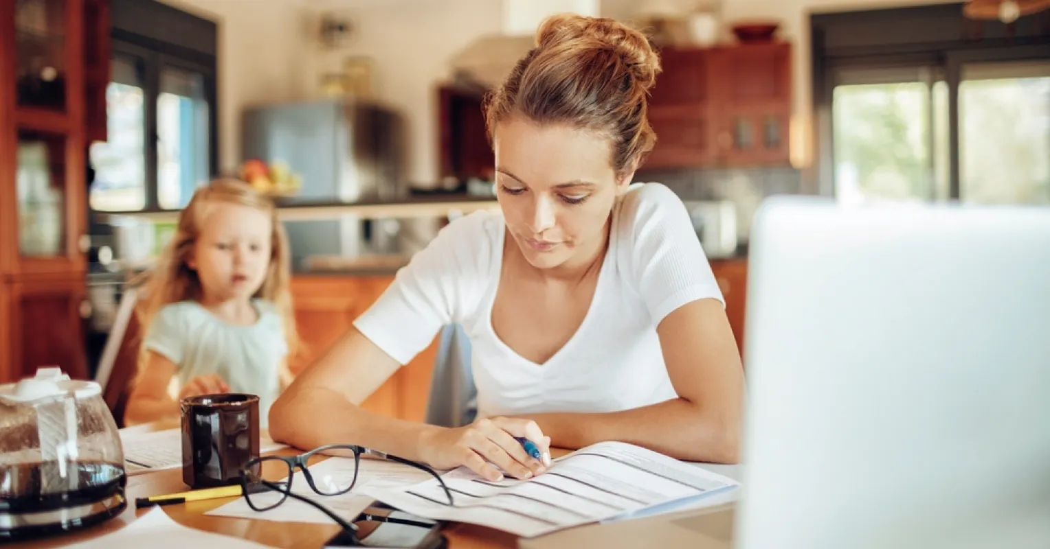 Single parent feeling uncertain while navigating the complex signals of new relationships