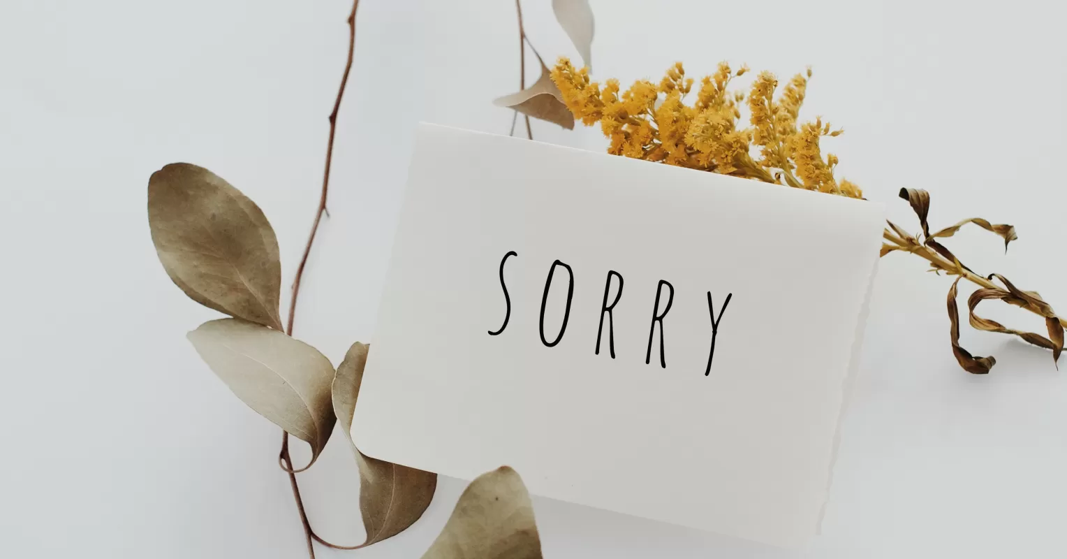 A couple discussing feelings, emphasizing how to apologize without making excuses