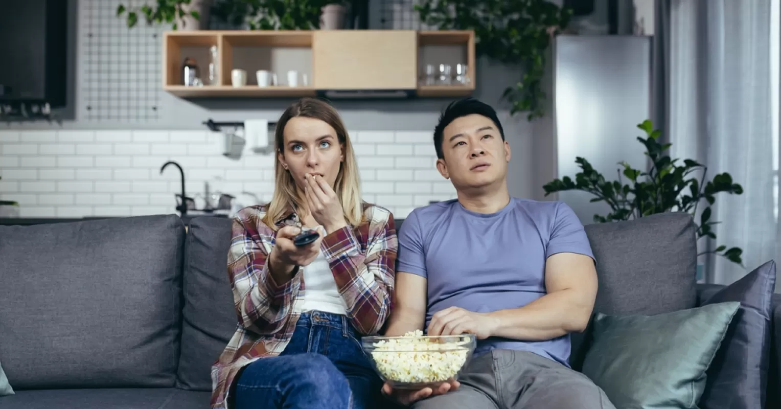 Couple discussing relationship signals to revive their stagnant connection