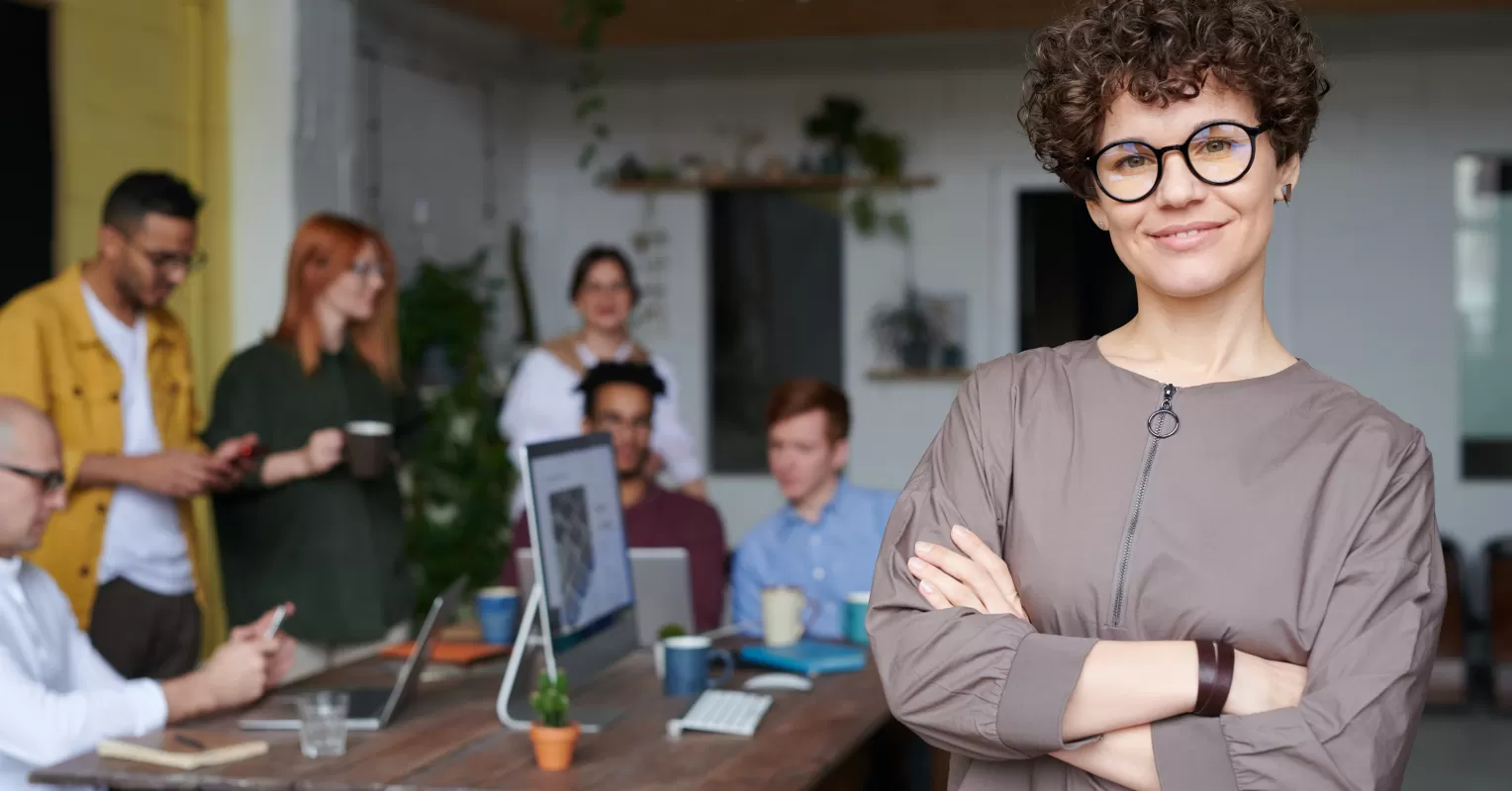 Person reflecting on emotional behavior and meaning connected to how to recognize a good leader
